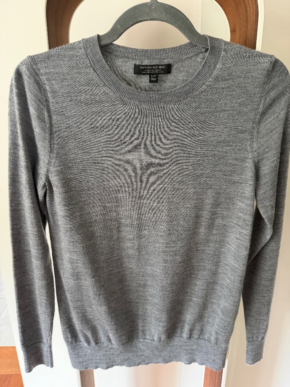 Banana Republic Extra-Fine Merino Wool Crewneck Sweater – Grey – S